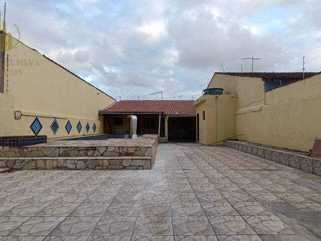 #C285 - Casa com Piscina para Venda em Itanhaém - SP - 1