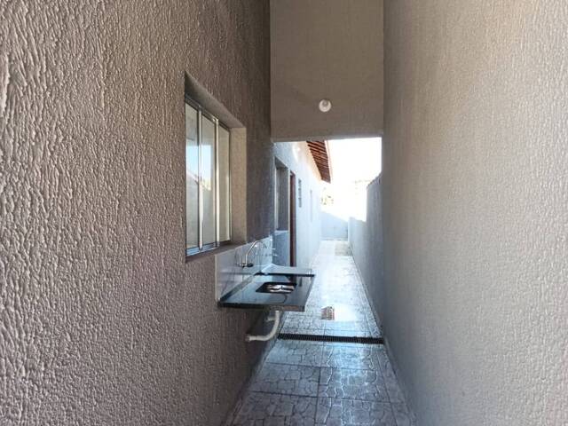 Casa com Piscina para Venda em Itanhaém - 4