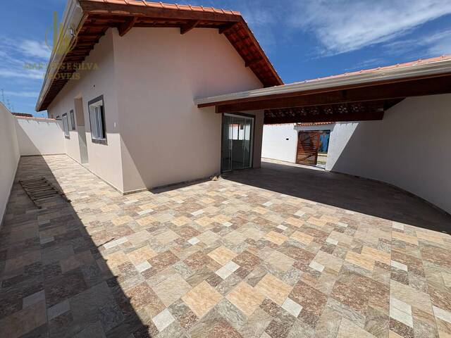 Casa com Piscina para Venda em Itanhaém - 4