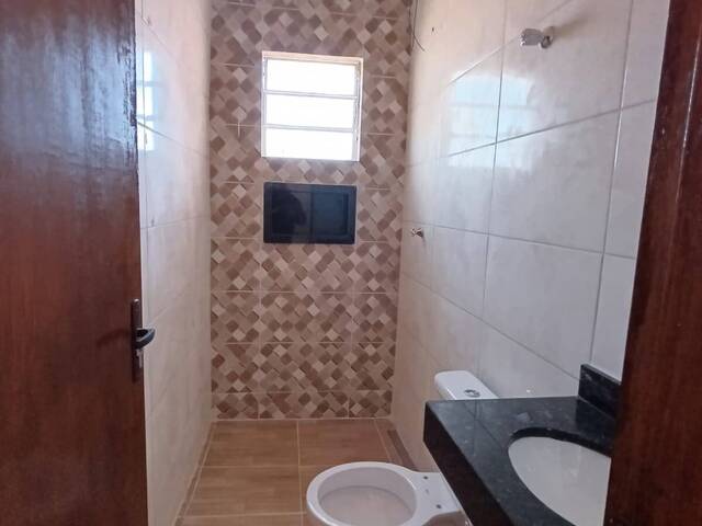 Casa com Piscina para Venda em Itanhaém - 4
