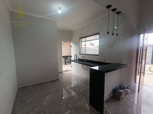 #C329 - Casa com Piscina para Venda em Itanhaém - SP