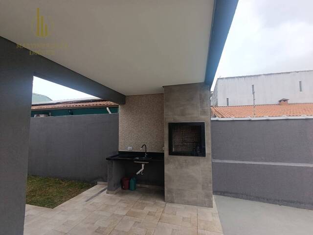 Casa com Piscina para Venda em Itanhaém - 4