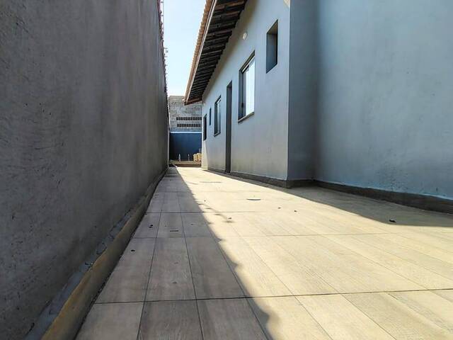 Casa com Piscina para Venda em Itanhaém - 4