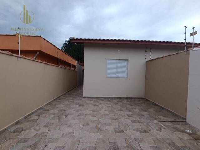 #C341 - Casa com Piscina para Venda em Itanhaém - SP