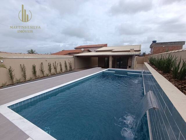#C351 - Casa com Piscina para Venda em Itanhaém - SP
