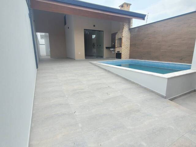 #C363 - Casa com Piscina para Venda em Peruíbe - SP - 1