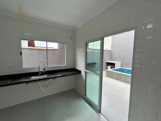 Casa com Piscina para Venda em Itanhaém - 5