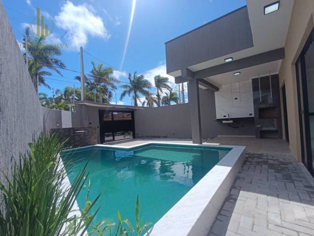 #C377 - Casa com Piscina para Venda em Itanhaém - SP - 1