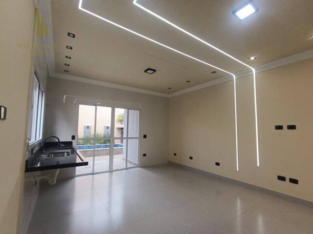 Casa com Piscina para Venda em Itanhaém - 4