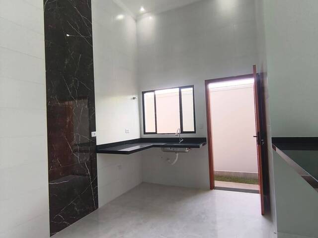 Casa com Piscina para Venda em Itanhaém - 4