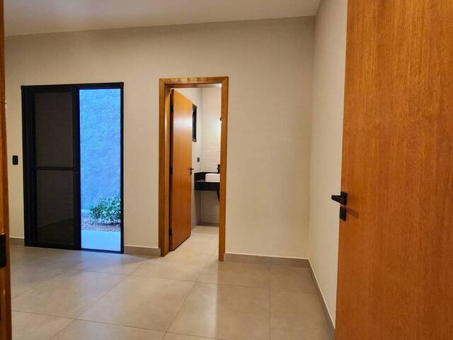 Casa com Piscina para Venda em Itanhaém - 3
