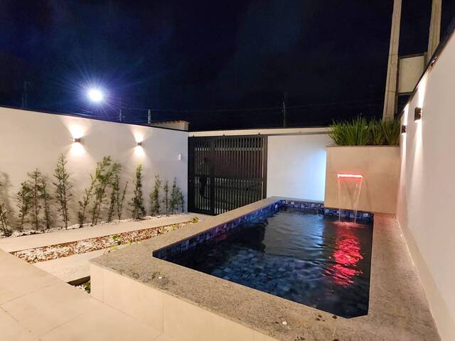 Casa com Piscina para Venda em Itanhaém - 4