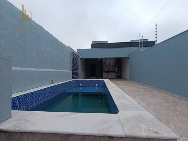 Casa com Piscina para Venda em Itanhaém - 2