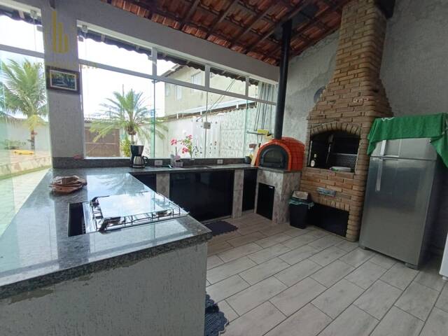 Casa com Piscina para Venda em Itanhaém - 3