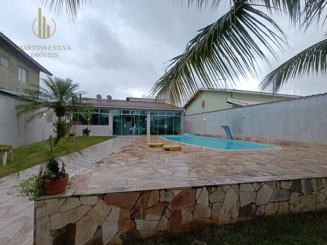 Casa com Piscina para Venda em Itanhaém - 2