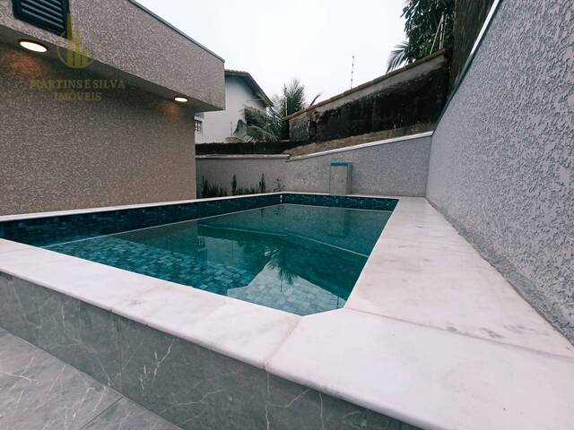 Casa com Piscina para Venda em Itanhaém - 3