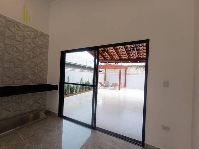 Casa com Piscina para Venda em Itanhaém - 5