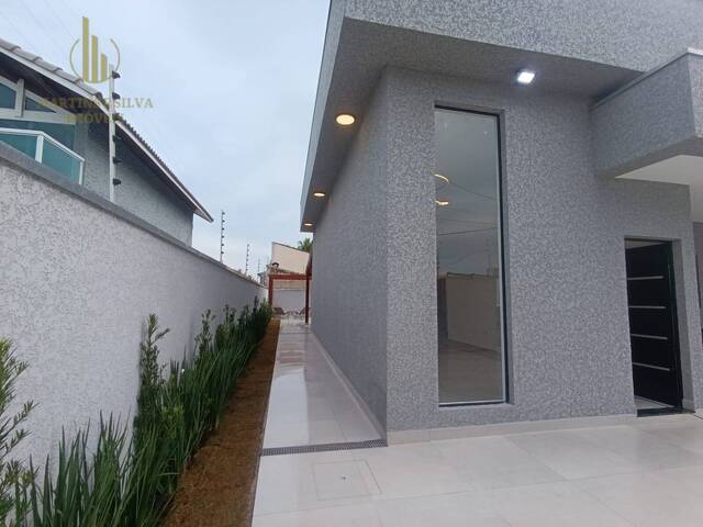 Casa com Piscina para Venda em Itanhaém - 4