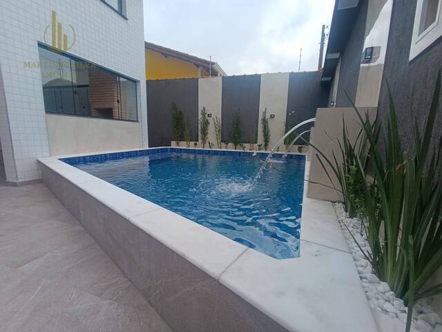 Casa com Piscina para Venda em Itanhaém - 4