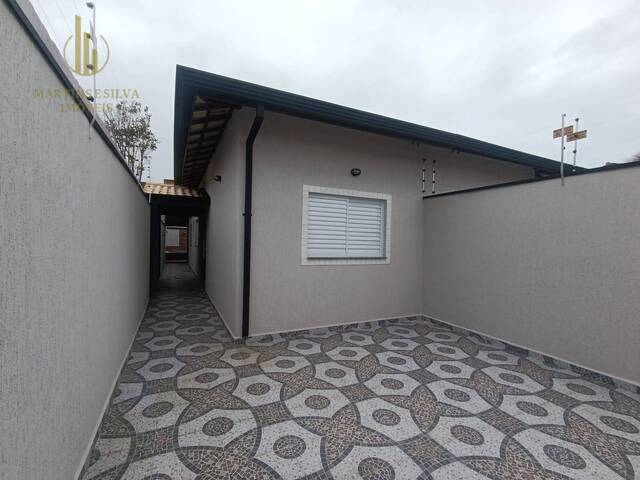Casa com Piscina para Venda em Itanhaém - 3
