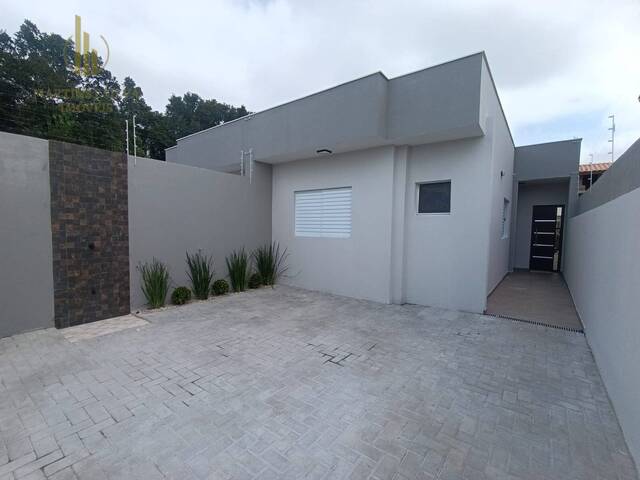 Casa com Piscina para Venda em Itanhaém - 2