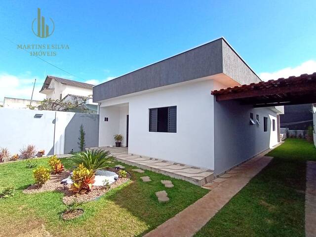 #C420 - Casa com Piscina para Venda em Itanhaém - SP - 1