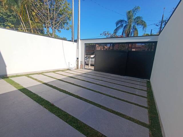Casa com Piscina para Venda em Itanhaém - 4