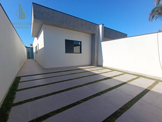 Casa com Piscina para Venda em Itanhaém - 2