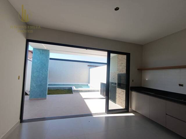 Casa com Piscina para Venda em Itanhaém - 3
